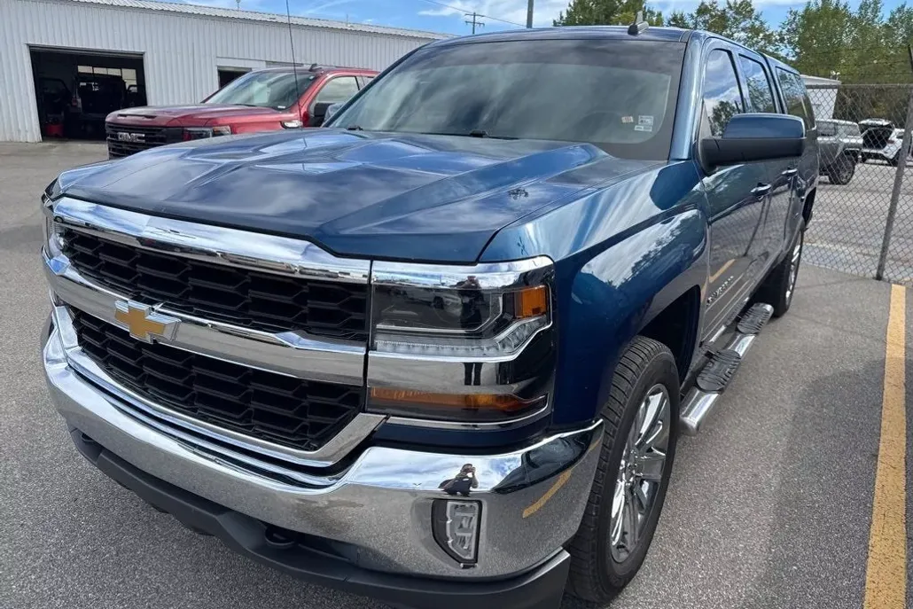 2018 Chevrolet Silverado 1500 LT photo 1