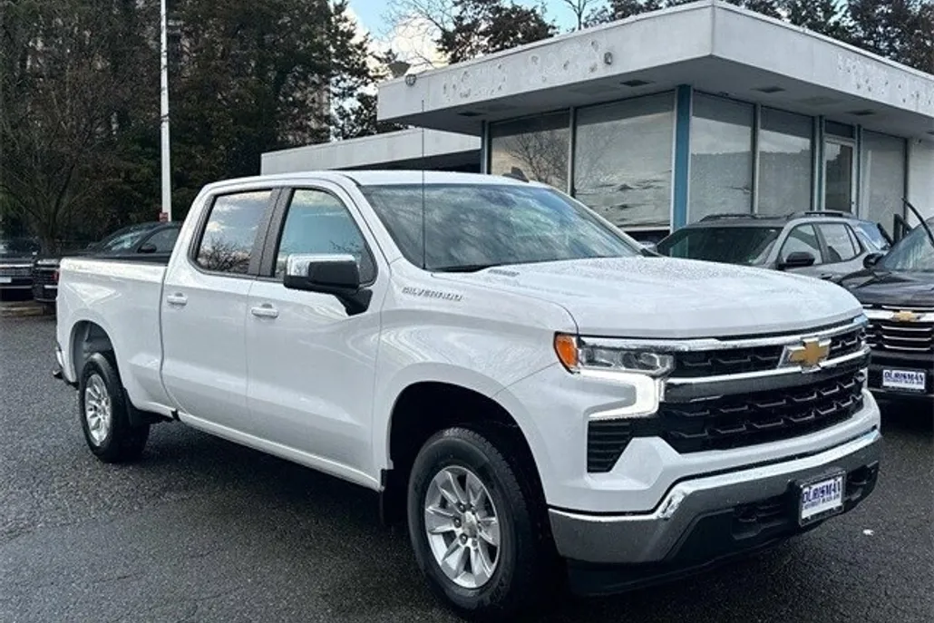 2025 Chevrolet Silverado 1500 LT photo 1