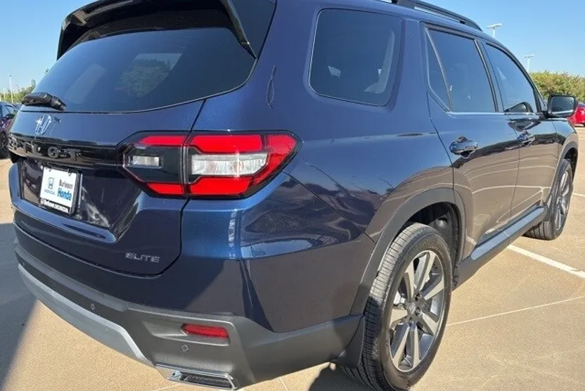 2025 Honda Pilot Elite photo 1