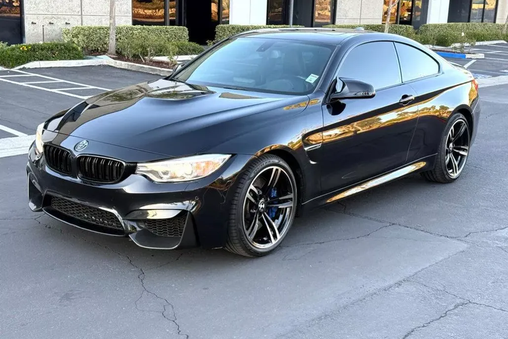 2015 Bmw M4 Coupe photo 1
