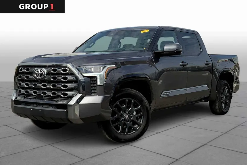 2025 Toyota Tundra Platinum CrewMax photo 1