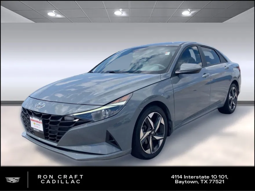 2023 Hyundai Elantra SEL photo 1