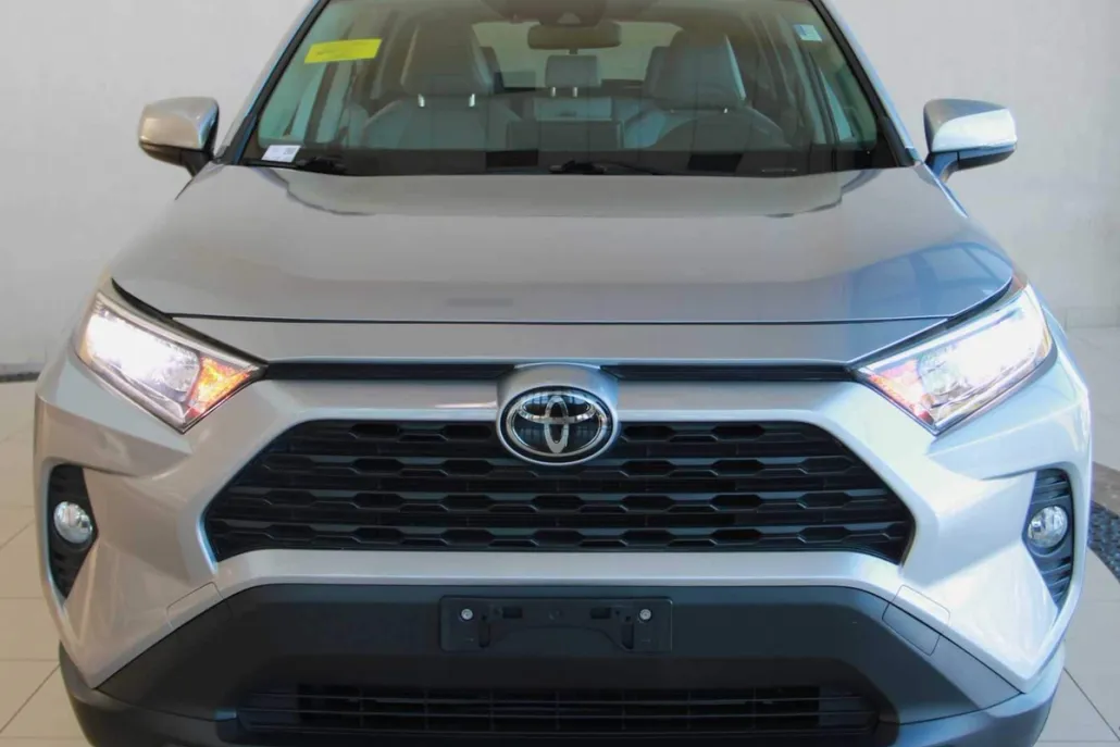 2019 Toyota RAV4 XLE Premium photo 1