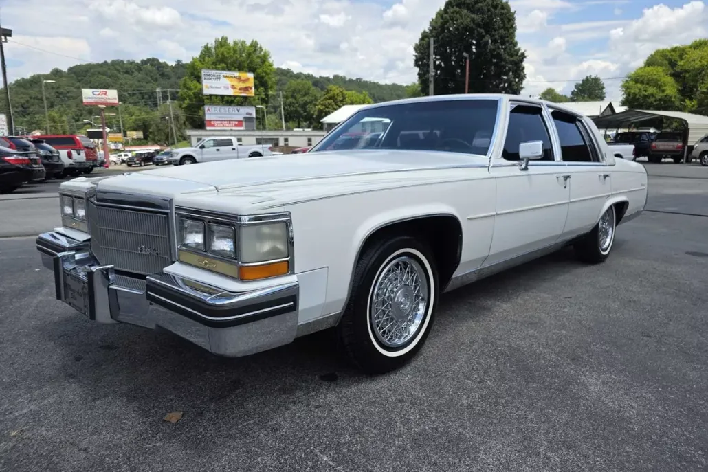 1985 Cadillac Fleetwood photo 1