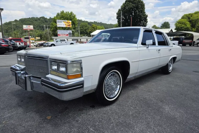 1985 Cadillac Fleetwood photo 1