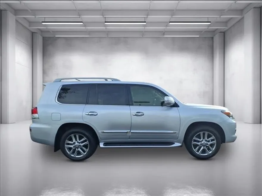 2015 Lexus LX 570 photo 1