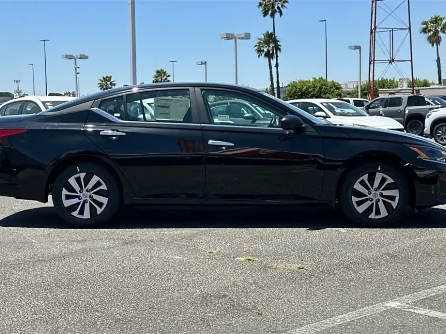 2025 Nissan Altima 2.5 S photo 1