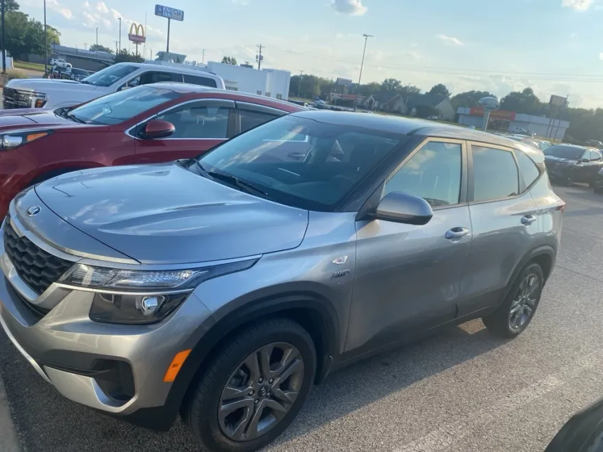 2021 Kia Seltos LX photo 1