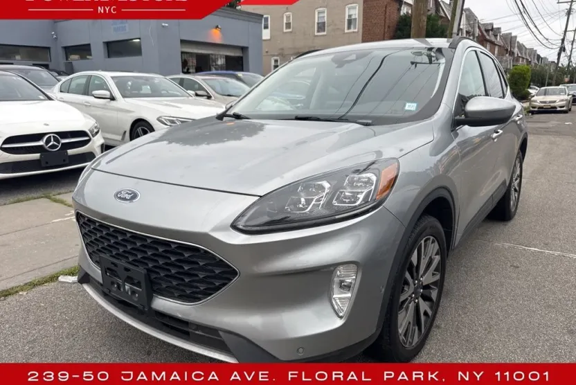 2021 Ford Escape Titanium photo 1