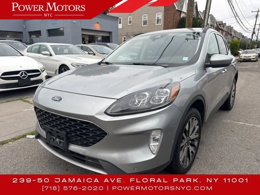 2021 Ford Escape Titanium photo 1