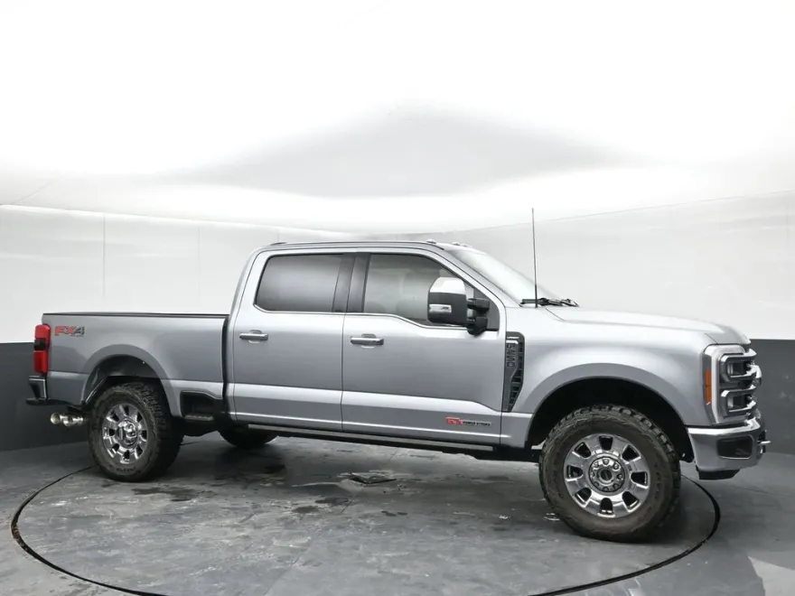 2023 Ford F-250 Lariat photo 1