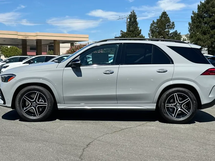2026 Mercedes Benz GLE 450 4MATIC photo 1