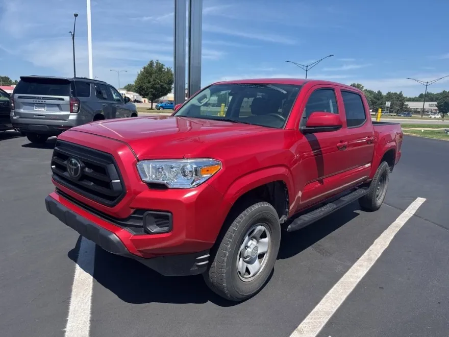 2022 Toyota Tacoma 4x4 SR photo 1