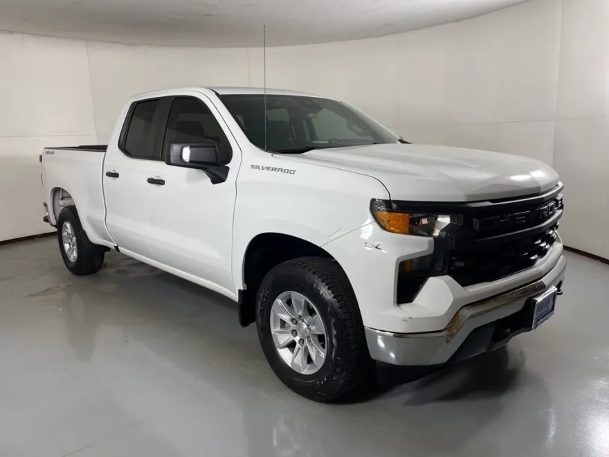 2023 Chevrolet Silverado 1500 photo 1