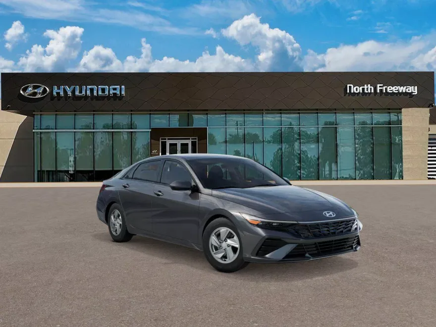 2025 Hyundai Elantra SE photo 1