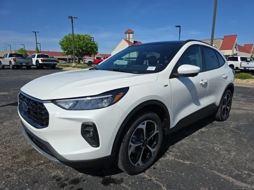 2025 Ford Escape Hybrid ST-Line Select photo 1