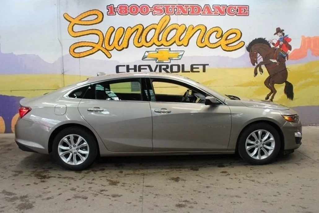 2023 Chevrolet Malibu 1LT photo 1