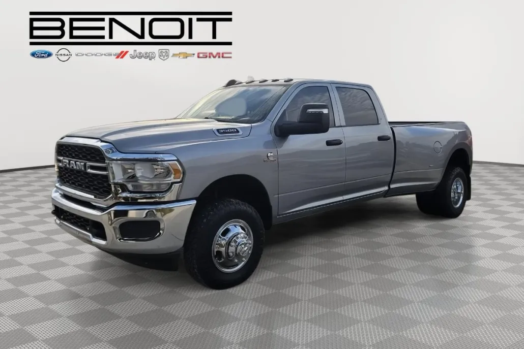 2024 Ram 3500 Tradesman photo 1