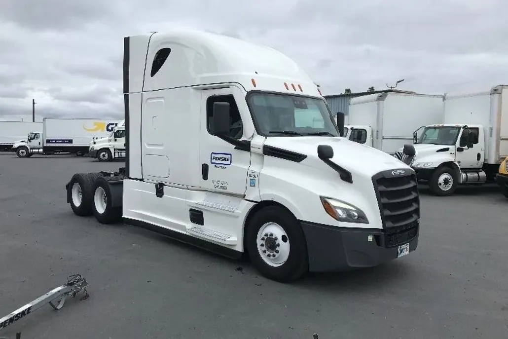 2021 Freightliner Cascadia 126" Sleeper Cab photo 1