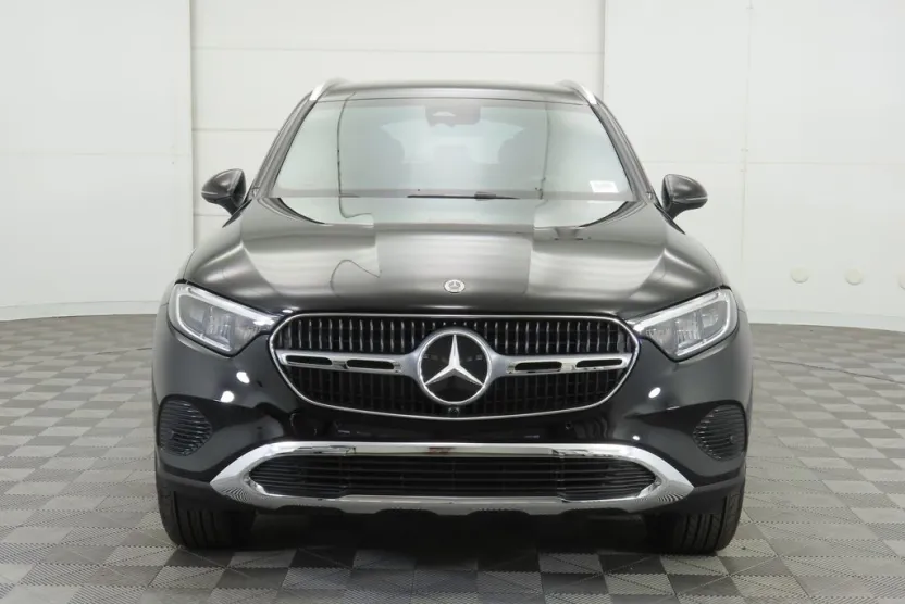 2025 Mercedes Benz GLC 300 photo 1