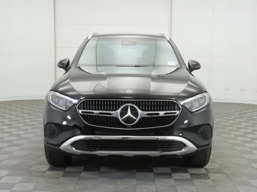 2025 Mercedes Benz GLC 300 photo 1