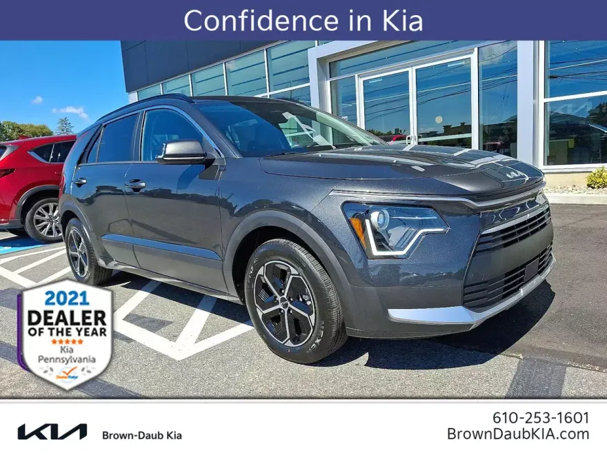 2024 Kia Niro EX photo 1