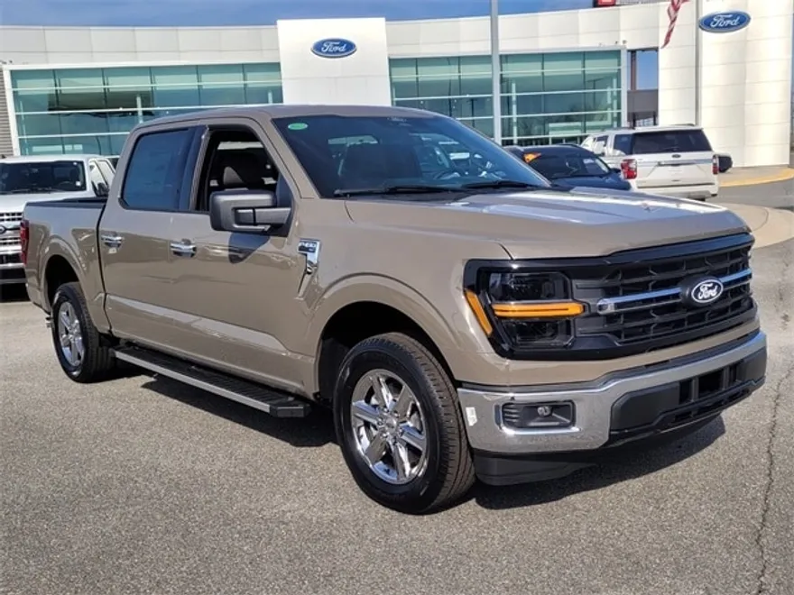 2025 Ford F-150 XLT photo 1