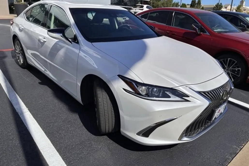 2021 Lexus ES 350 Luxury photo 1