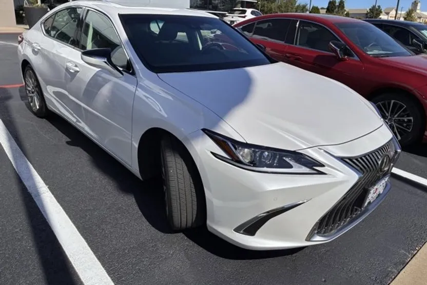 2021 Lexus ES 350 Luxury photo 1