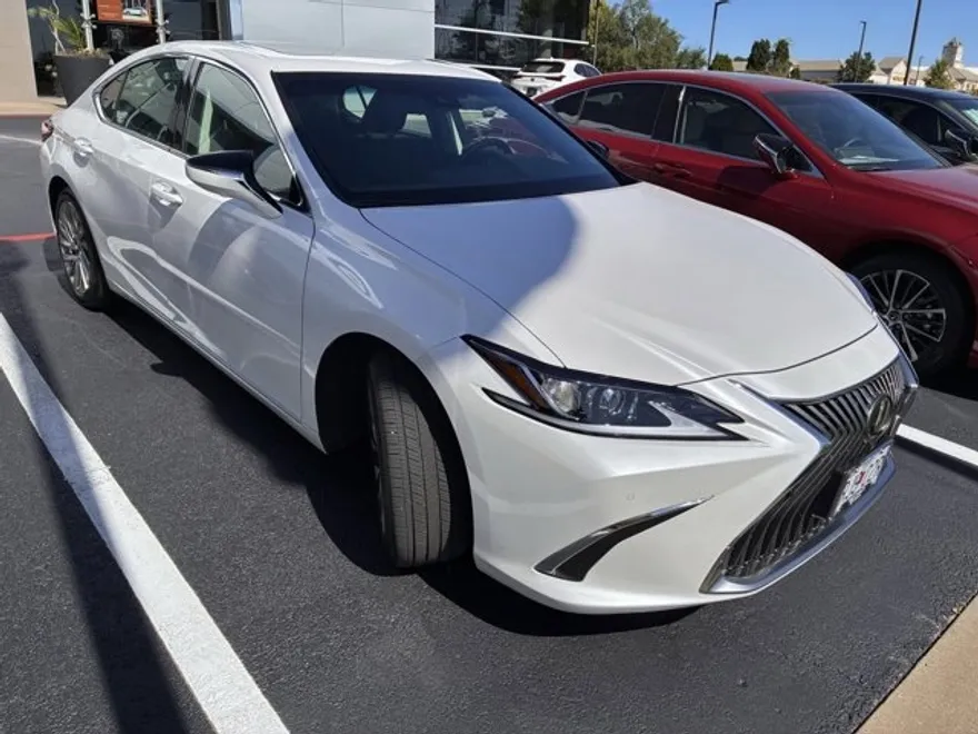 2021 Lexus ES 350 Luxury photo 1