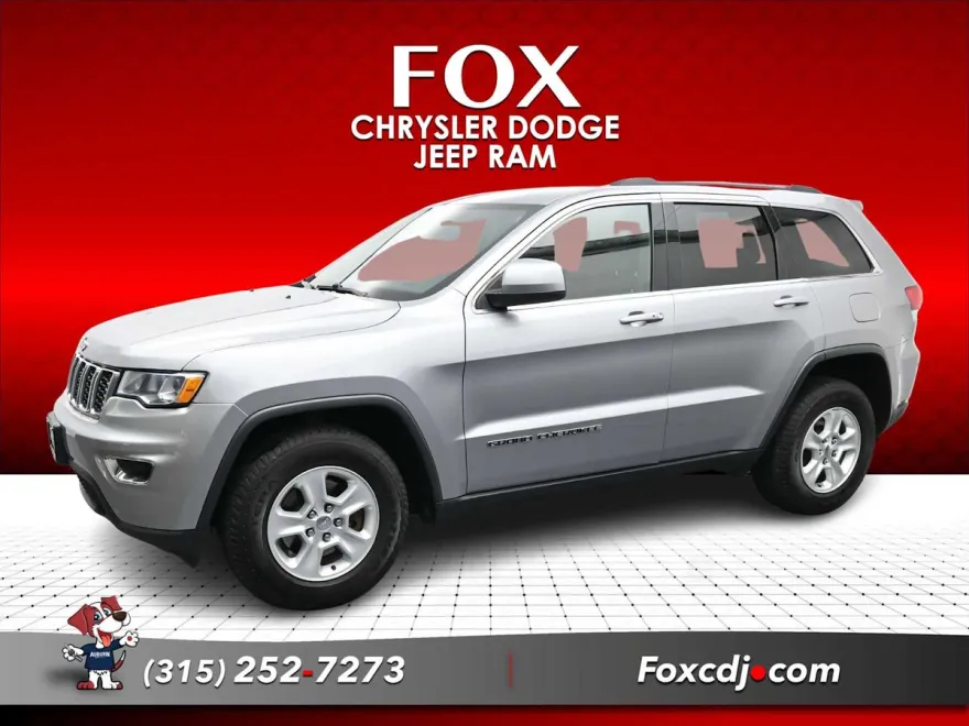 2017 Jeep Grand Cherokee Laredo photo 1