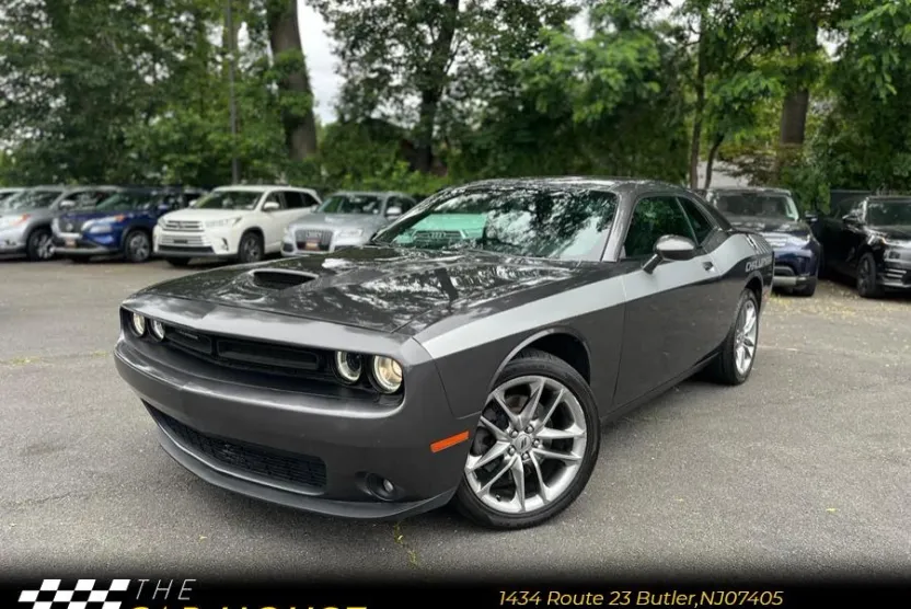 2019 Dodge Challenger SXT photo 1