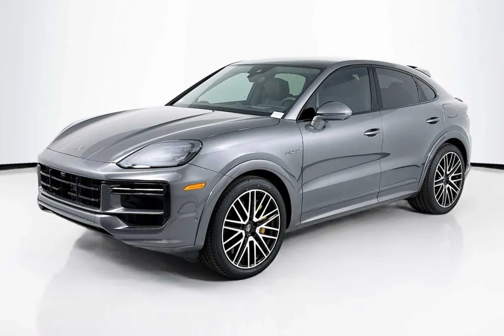2025 Porsche Cayenne Turbo E-Hybrid photo 1