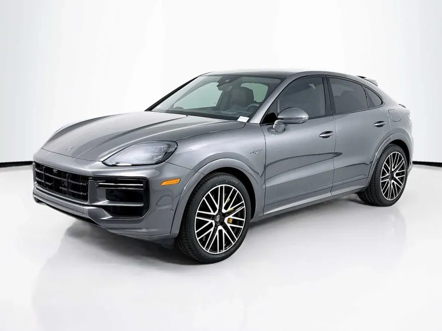 2025 Porsche Cayenne Turbo E-Hybrid photo 1