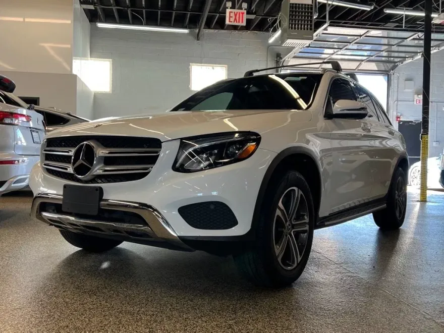 2019 Mercedes Benz GLC 300 4MATIC photo 1