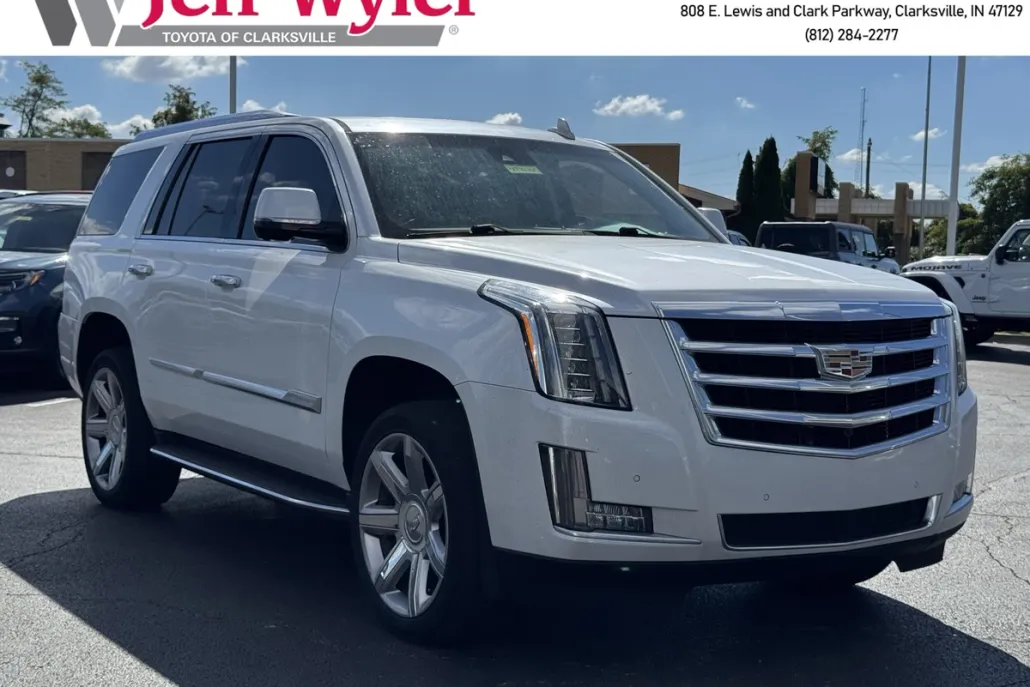 2016 Cadillac Escalade Luxury photo 1