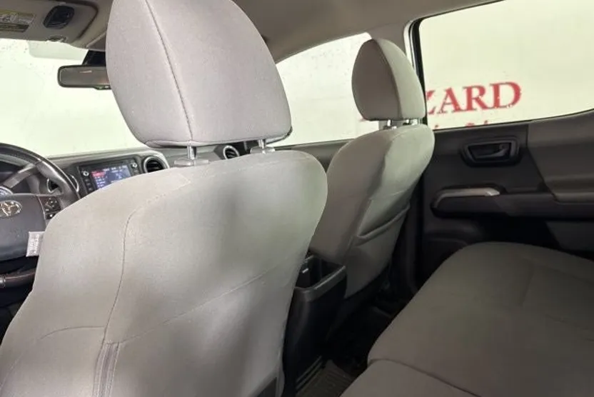 2019 Toyota Tacoma SR5 V6 photo 1