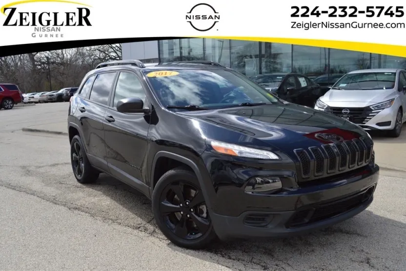 2017 Jeep Cherokee Sport photo 1