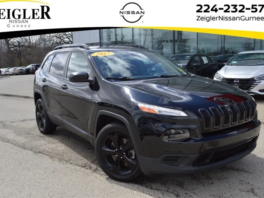 2017 Jeep Cherokee Sport photo 1