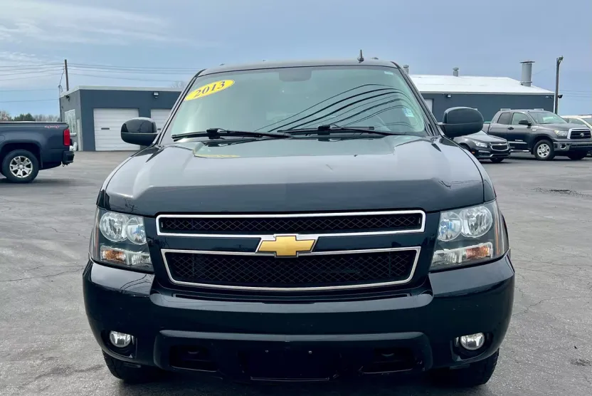 2013 Chevrolet Suburban 1500 photo 1