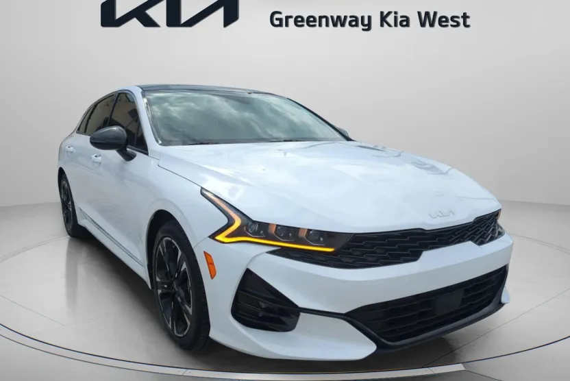 2023 Kia K5 GT-Line photo 1
