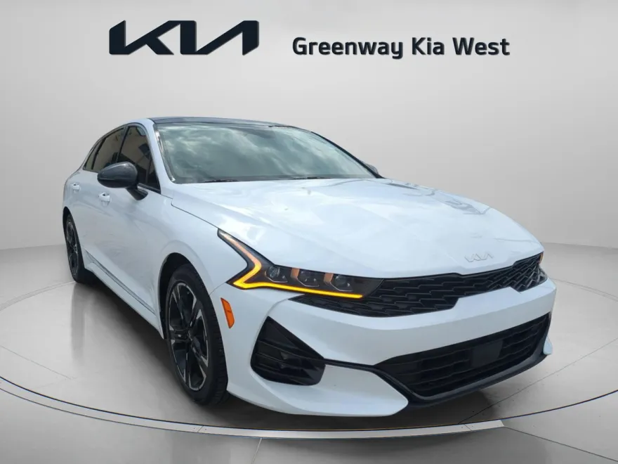 2023 Kia K5 GT-Line photo 1