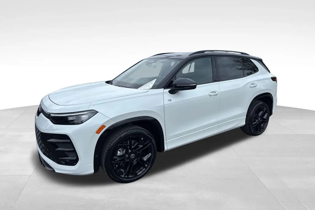 2025 Volkswagen Tiguan SE R-Line Black photo 1