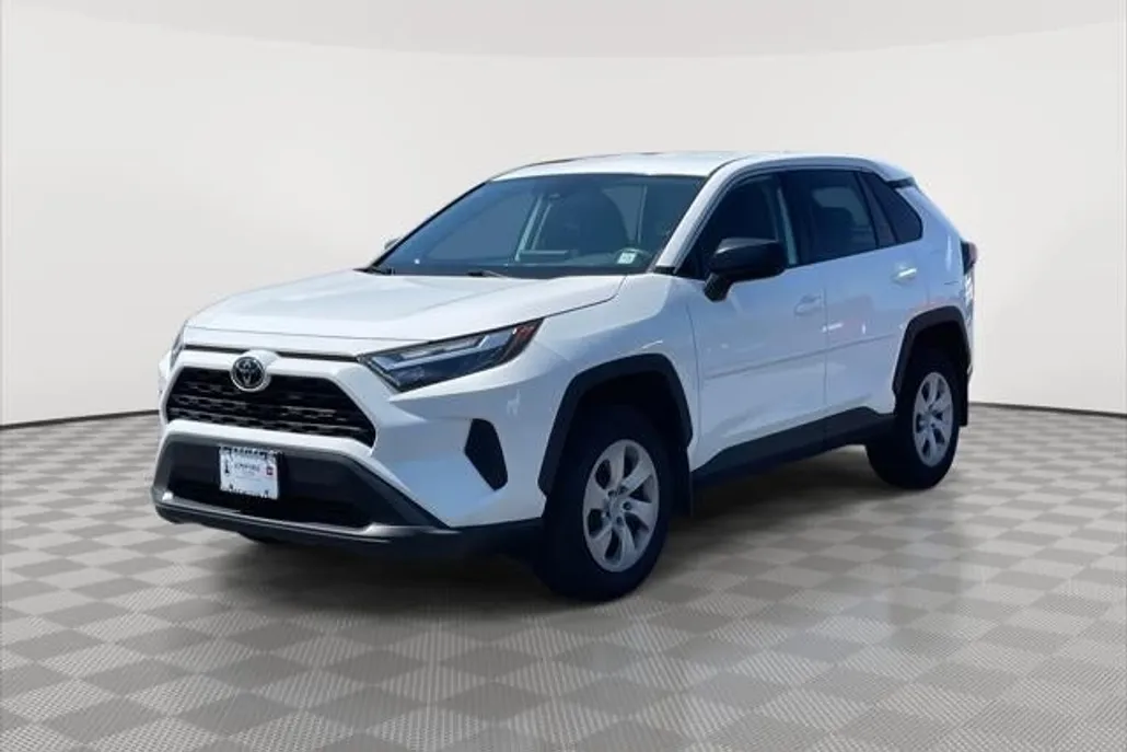 2023 Toyota RAV4 LE photo 1