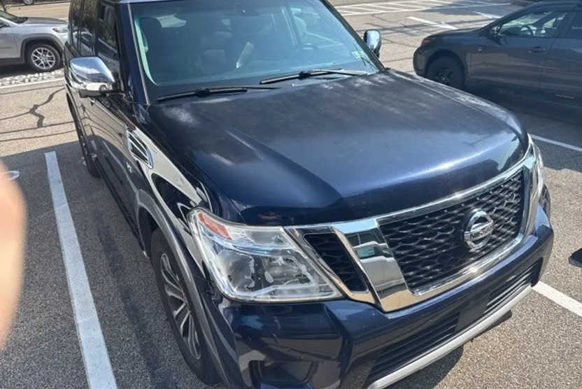 2017 Nissan Armada SL photo 1