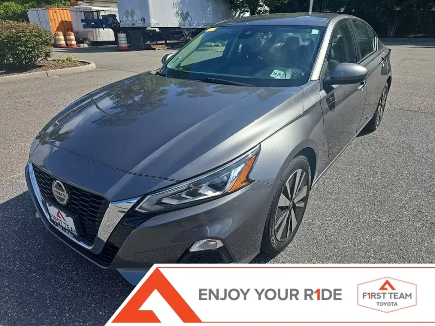 2022 Nissan Altima 2.5 SV photo 1