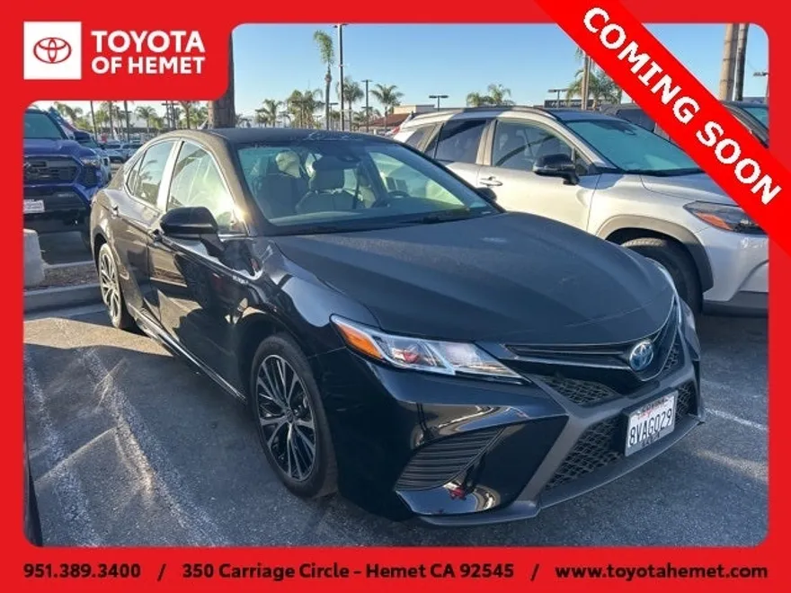 2020 Toyota Camry Hybrid SE photo 1