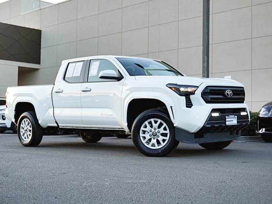 2024 Toyota Tacoma SR5 photo 1