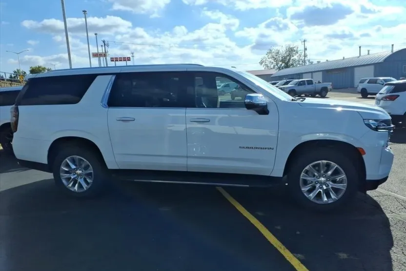2024 Chevrolet Suburban Premier photo 1