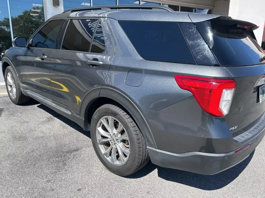 2020 Ford Explorer XLT photo 1